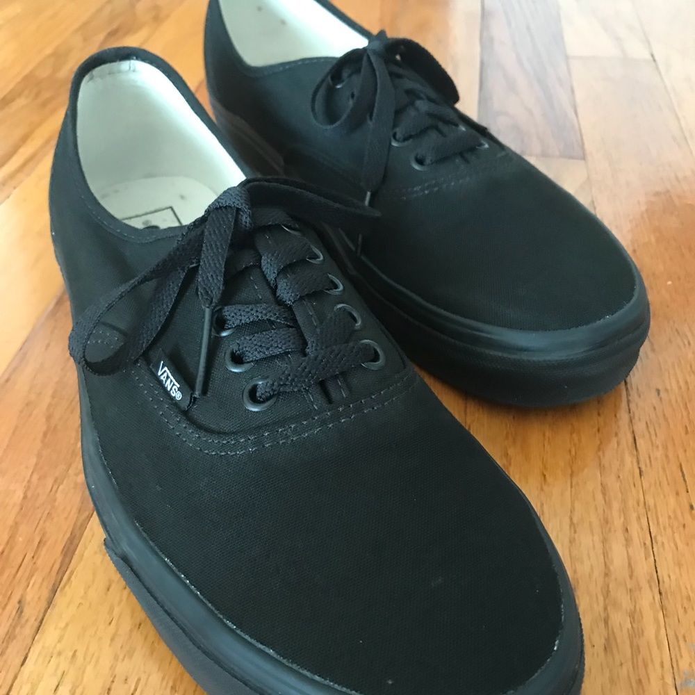 Vans Authentic black low top shoes men’s 10 1/2